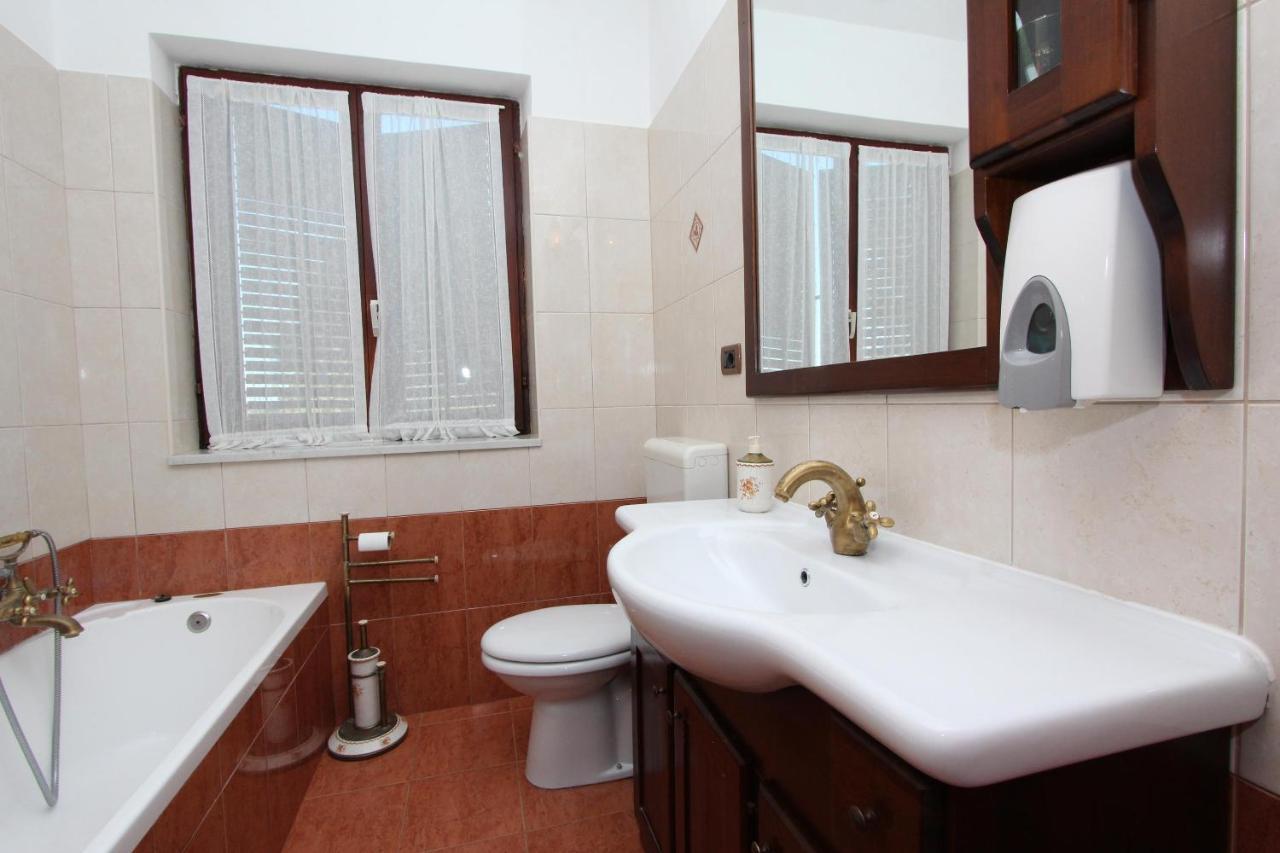 Apartment Clementina Višnjan Buitenkant foto